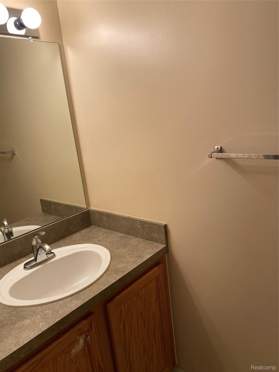 16938 Farmington Road, Unit 28 Livonia, MI 48154 - Photo 11 of 14 IMG_1113.jpg