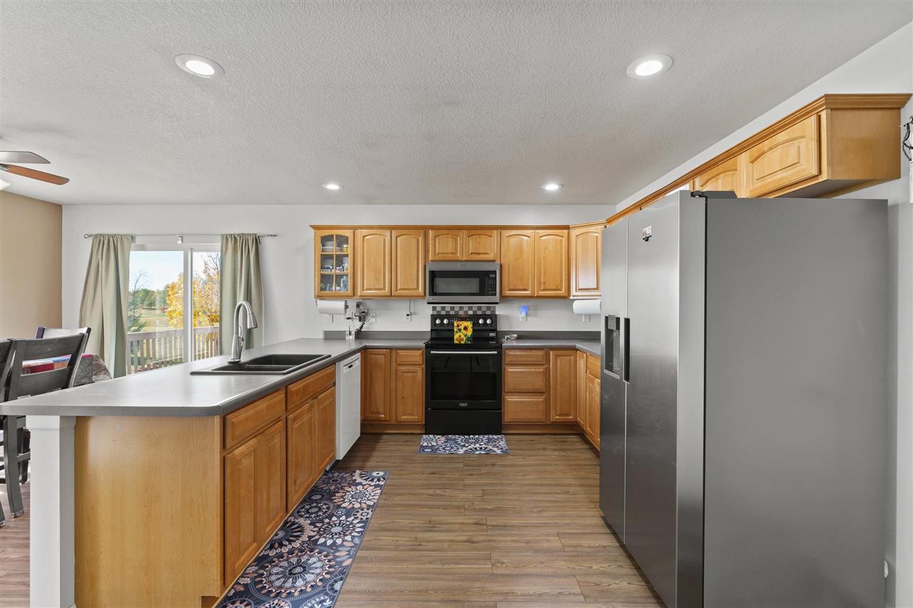 3129 Whispering Ridge Lane Riverside, IA 52327 - Photo 11 of 53 Gallery Image 11