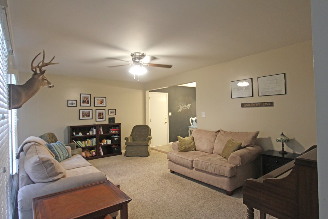 12 Providence Lane Springfield, IL 62711 - Photo 3 of 29