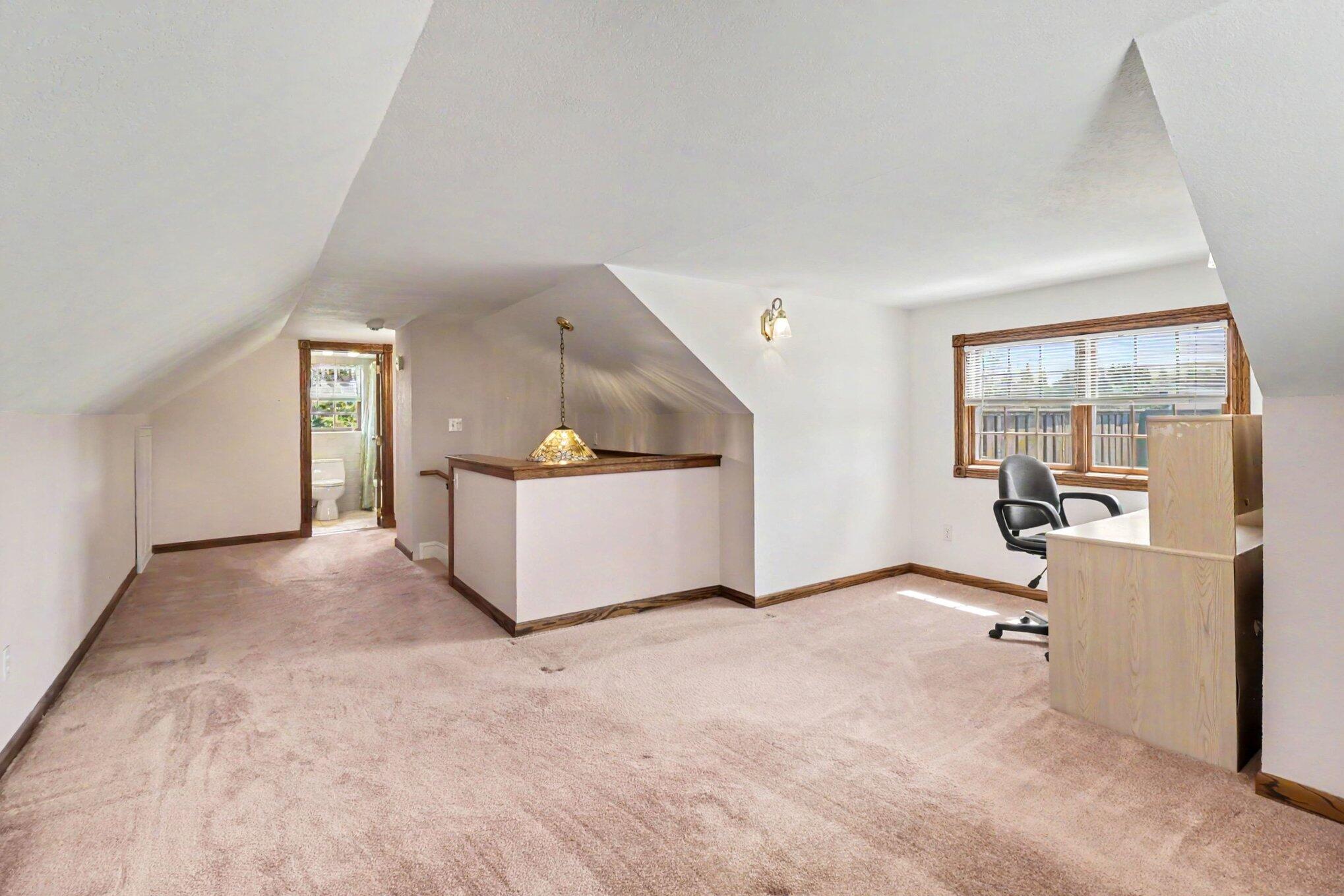 2707 West Hansen Road Ludington, MI 49431 - Photo 24 of 32 Upper Bedroom