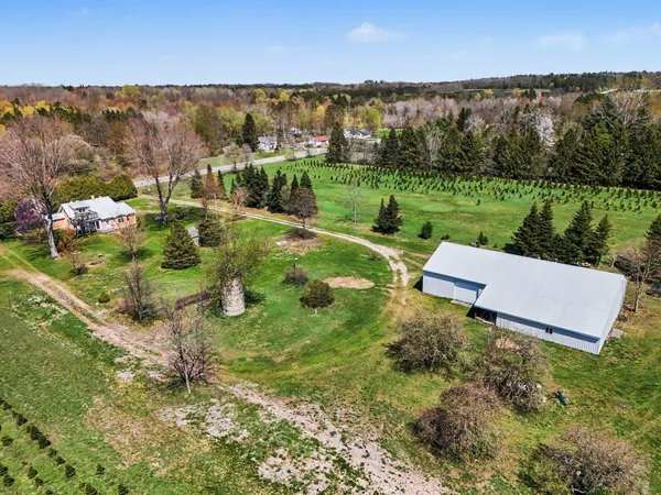 $550,000 | 2707 West Hansen Road, Ludington, MI 49431