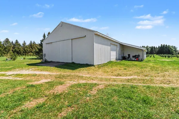 $550,000 | 2707 West Hansen Road, Ludington, MI 49431