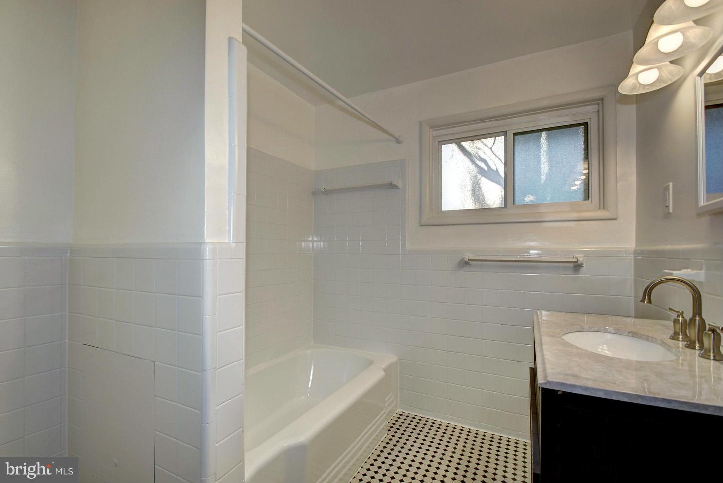 3121 Powder Mill Road Hyattsville, MD 20783 - Photo 22 of 28 Bath