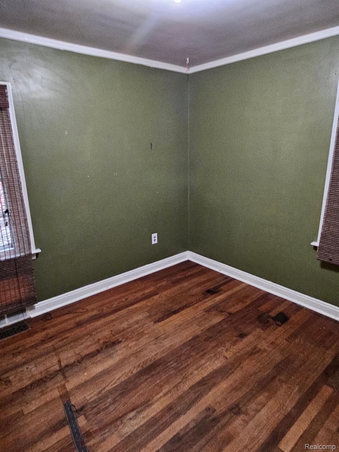 160 Riverside Drive Mount Clemens, MI 48043 - Photo 10 of 12 Gallery Image 10
