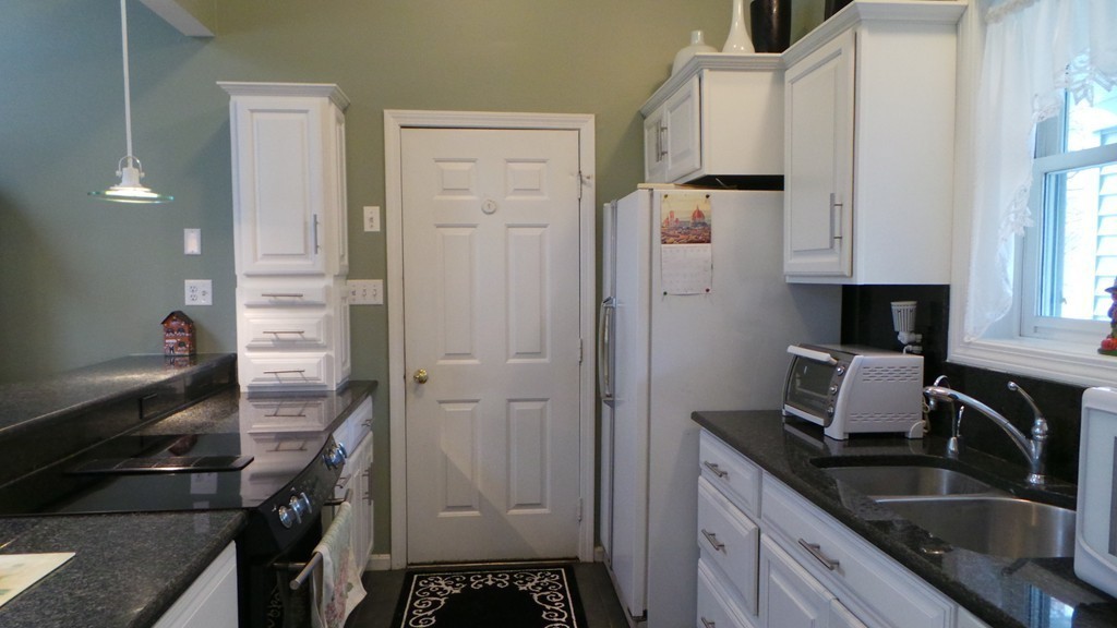 9 Stanley Road Medway, MA 02053 - Photo 7 of 30 Gallery Image 7