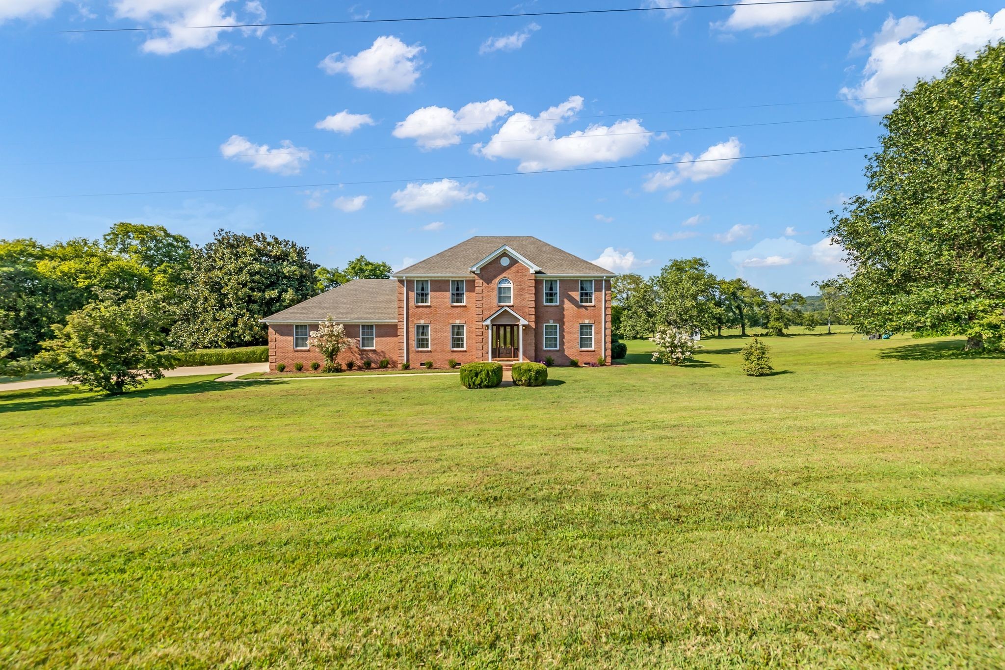 207 Sugar Tree Lane Pulaski, TN 38478 - Photo 4 of 30 a view of an ocean with a big yard