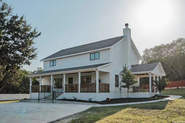 $625,000 | 275 Stallion Springs Drive, Fischer, TX 78623