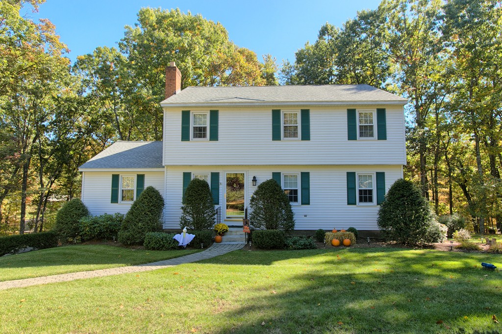 25 Autumn Road Lunenburg, MA 01462 - Photo 1 of 26 a view of a house with garden and yard