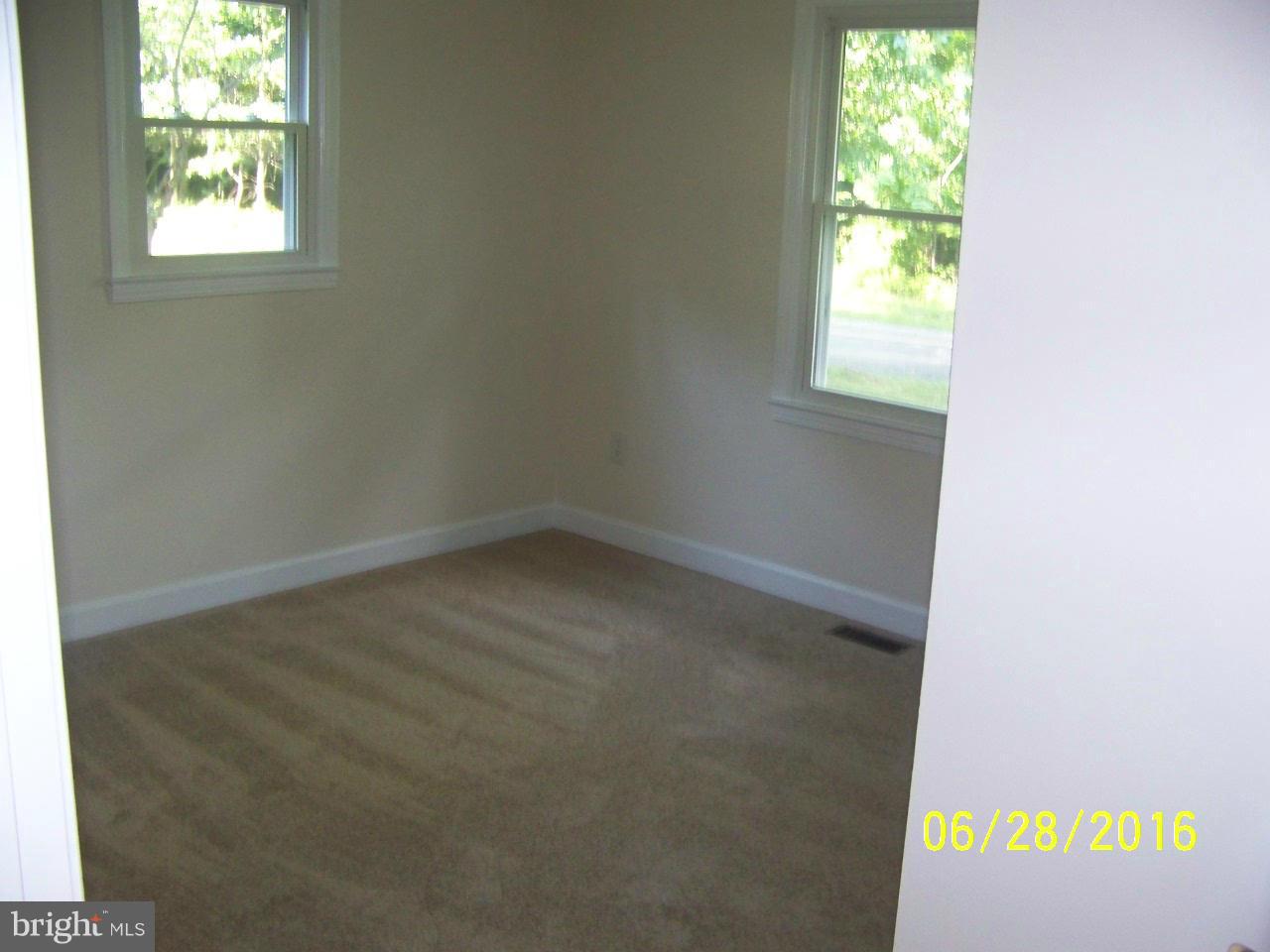 709 Knob Road Gore, VA 22637 - Photo 6 of 16 Bath (Master)