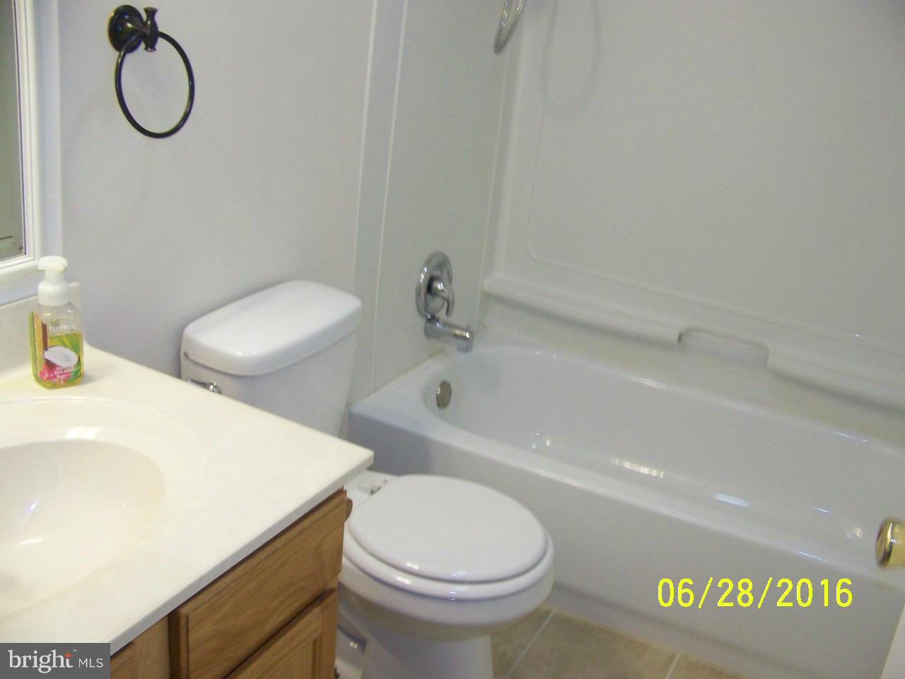 709 Knob Road Gore, VA 22637 - Photo 9 of 16 Bath