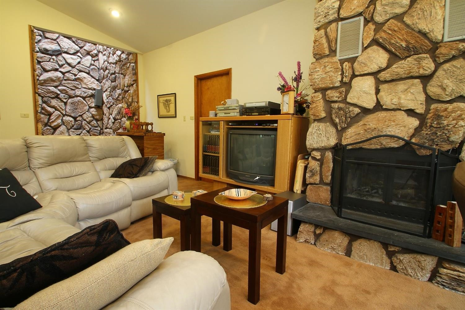 450 Scarborough Road Valparaiso, IN 46385 - Photo 10 of 10 1500x1000