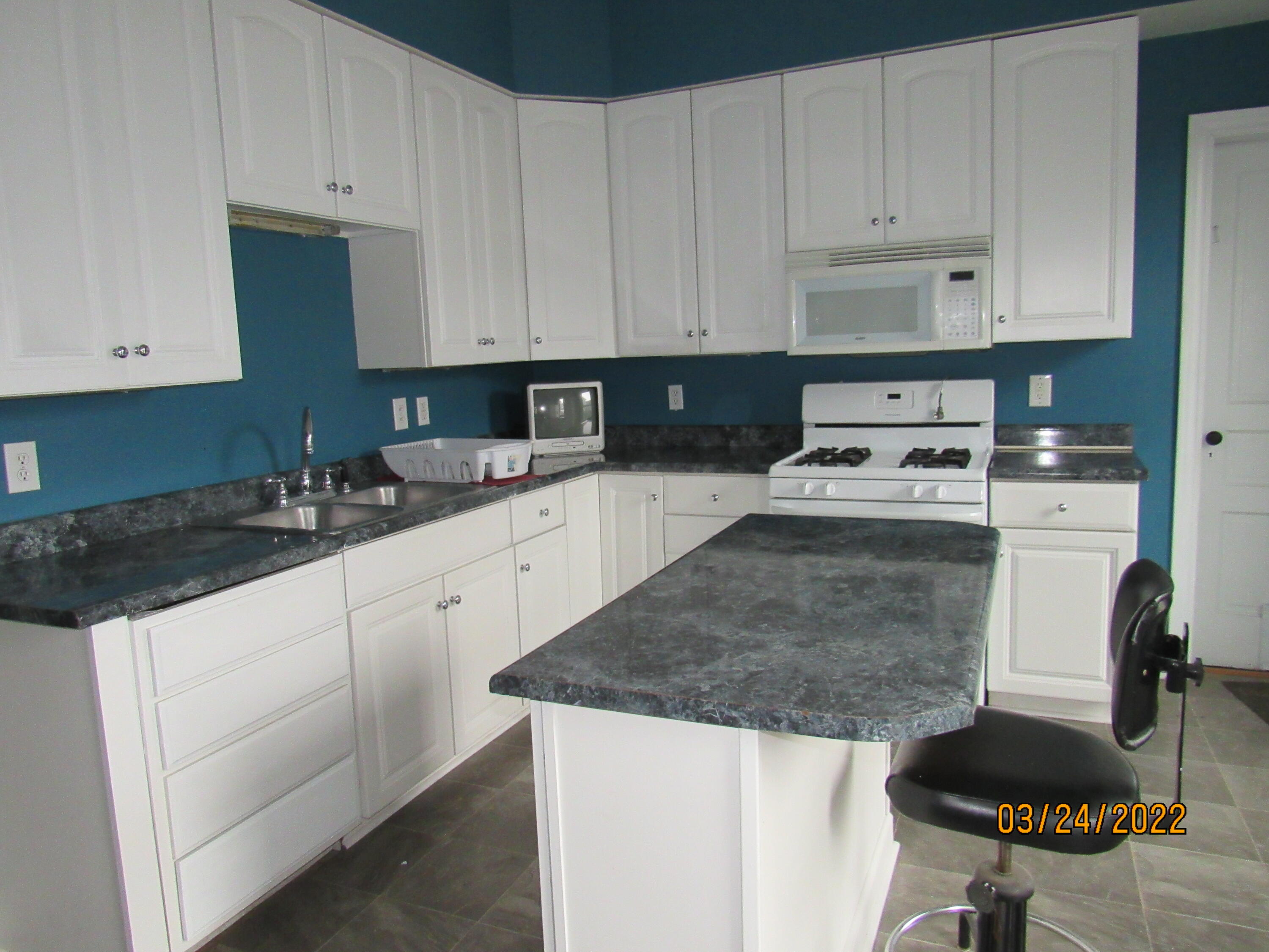 325 North Shaffer Street Springfield, OH 45504 - Photo 11 of 26