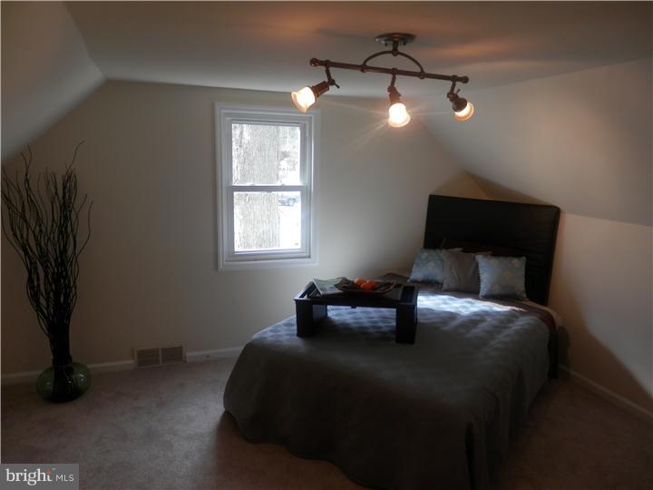 52 Ridgley Street Mount Holly, NJ 08060 - Photo 19 of 24 Bedroom - Main