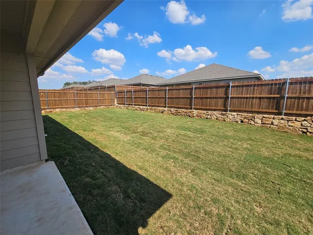 $2,325 | 417 Blanco Drive, Azle, TX 76020