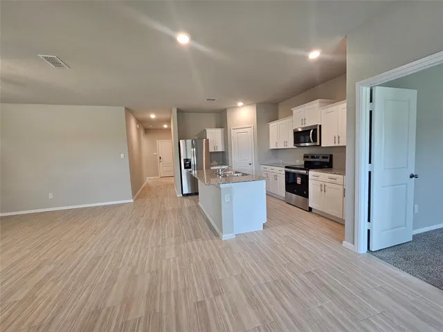 $2,325 | 417 Blanco Drive, Azle, TX 76020