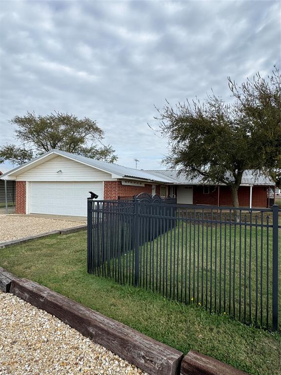 891 HCR 2124 Loop Whitney, TX 76692 - Photo 39 of 40