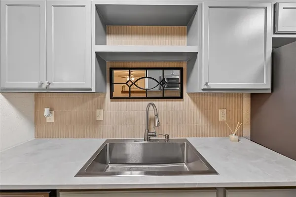 $2,500 | 7001 Newcastle Place, North Richland Hills, TX 76182