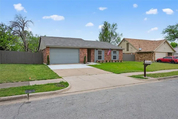 $2,500 | 7001 Newcastle Place, North Richland Hills, TX 76182