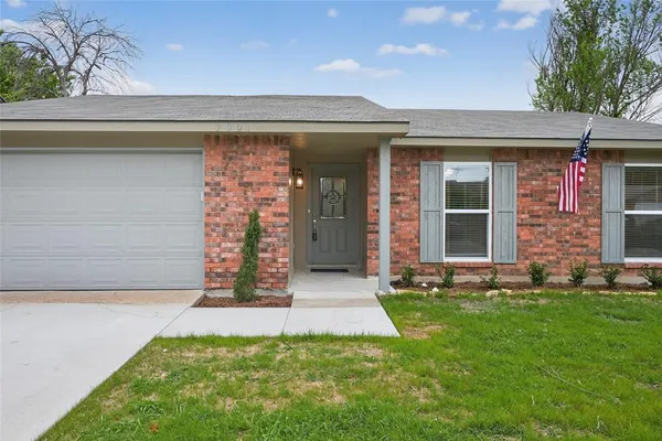 $2,500 | 7001 Newcastle Place, North Richland Hills, TX 76182