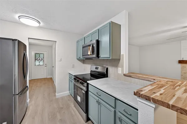 $2,500 | 7001 Newcastle Place, North Richland Hills, TX 76182