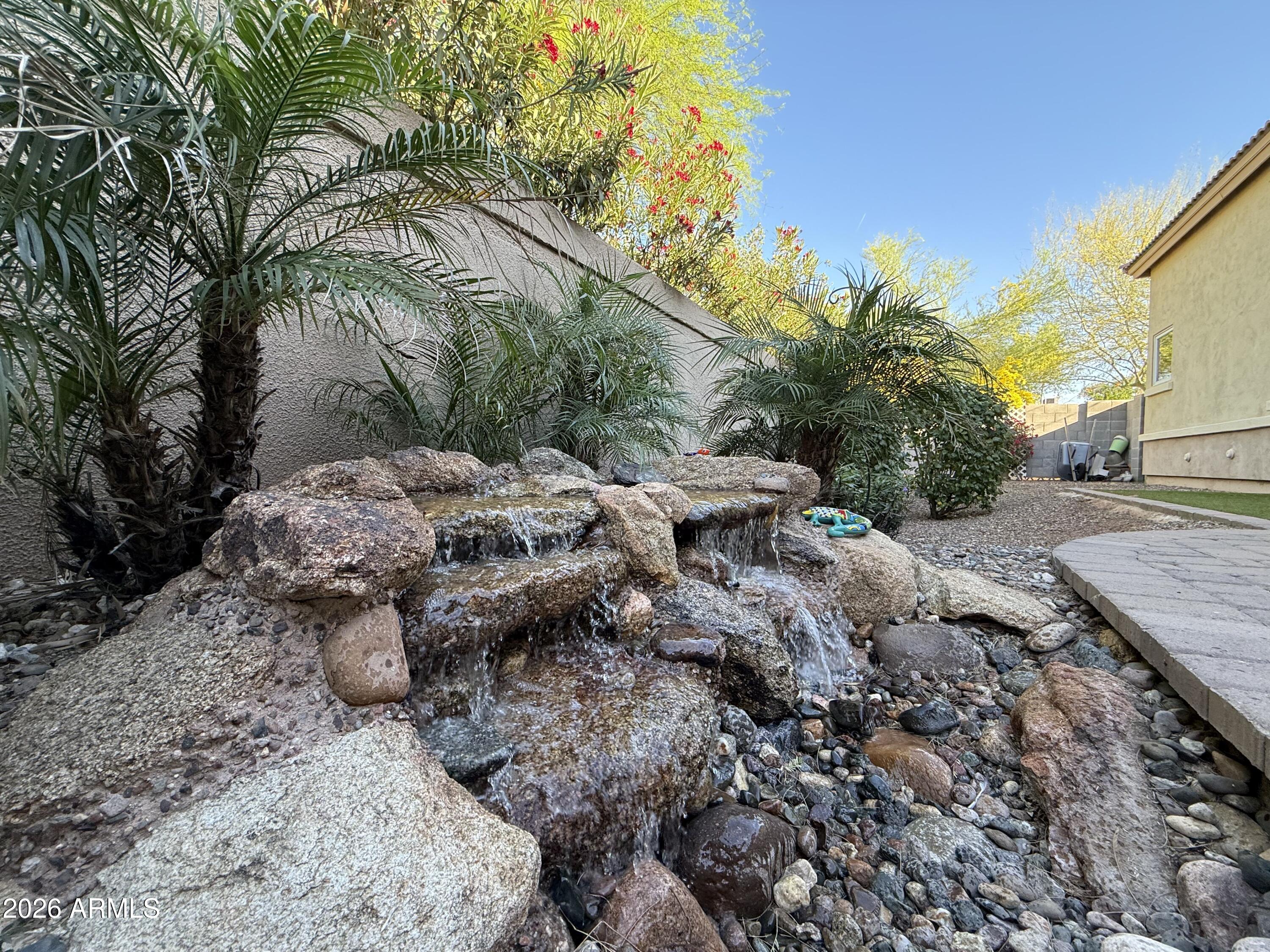 8974 North 8th Lane Phoenix, AZ 85021 - Photo 25 of 29 a view of outdoor space and yard