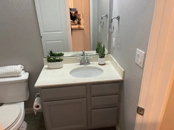 $295,000 | 711 Rolling Oak Drive, Unit 117, Round Rock, TX 78664