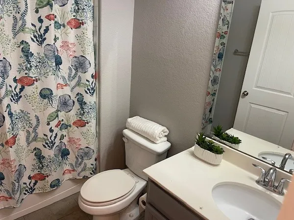 $295,000 | 711 Rolling Oak Drive, Unit 117, Round Rock, TX 78664