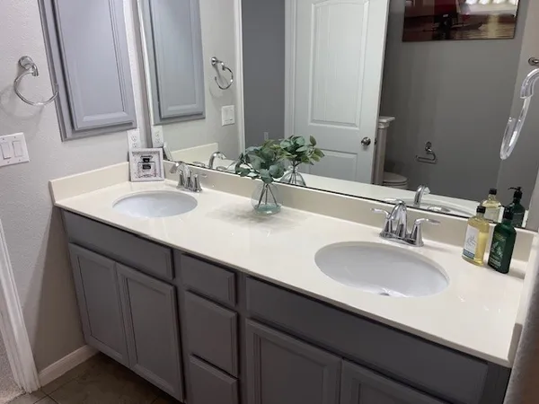 $295,000 | 711 Rolling Oak Drive, Unit 117, Round Rock, TX 78664