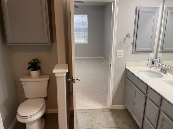 $295,000 | 711 Rolling Oak Drive, Unit 117, Round Rock, TX 78664