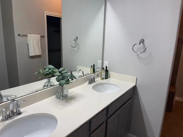 $295,000 | 711 Rolling Oak Drive, Unit 117, Round Rock, TX 78664