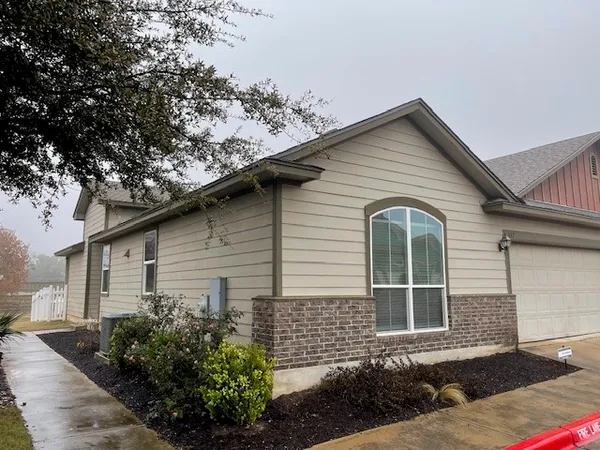 $295,000 | 711 Rolling Oak Drive, Unit 117, Round Rock, TX 78664