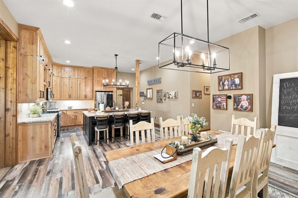 290 Barton Road Maypearl, TX 76064 - Photo 8 of 39 Gallery Image 8