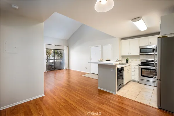 $319,900 | 25003 Peachland Avenue, Unit 211, Newhall, CA 91321