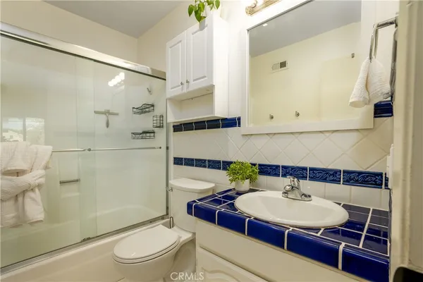 $319,900 | 25003 Peachland Avenue, Unit 211, Newhall, CA 91321