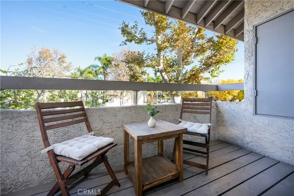 $319,900 | 25003 Peachland Avenue, Unit 211, Newhall, CA 91321