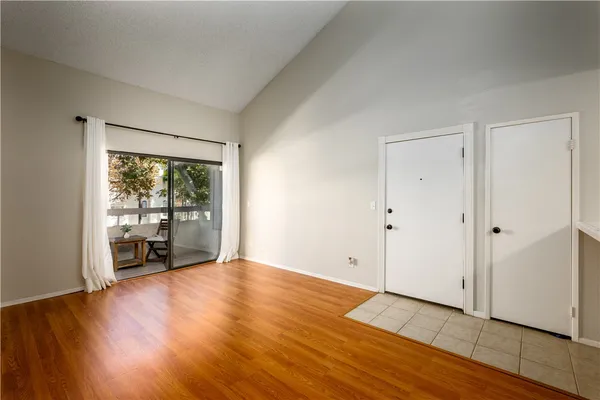 $319,900 | 25003 Peachland Avenue, Unit 211, Newhall, CA 91321