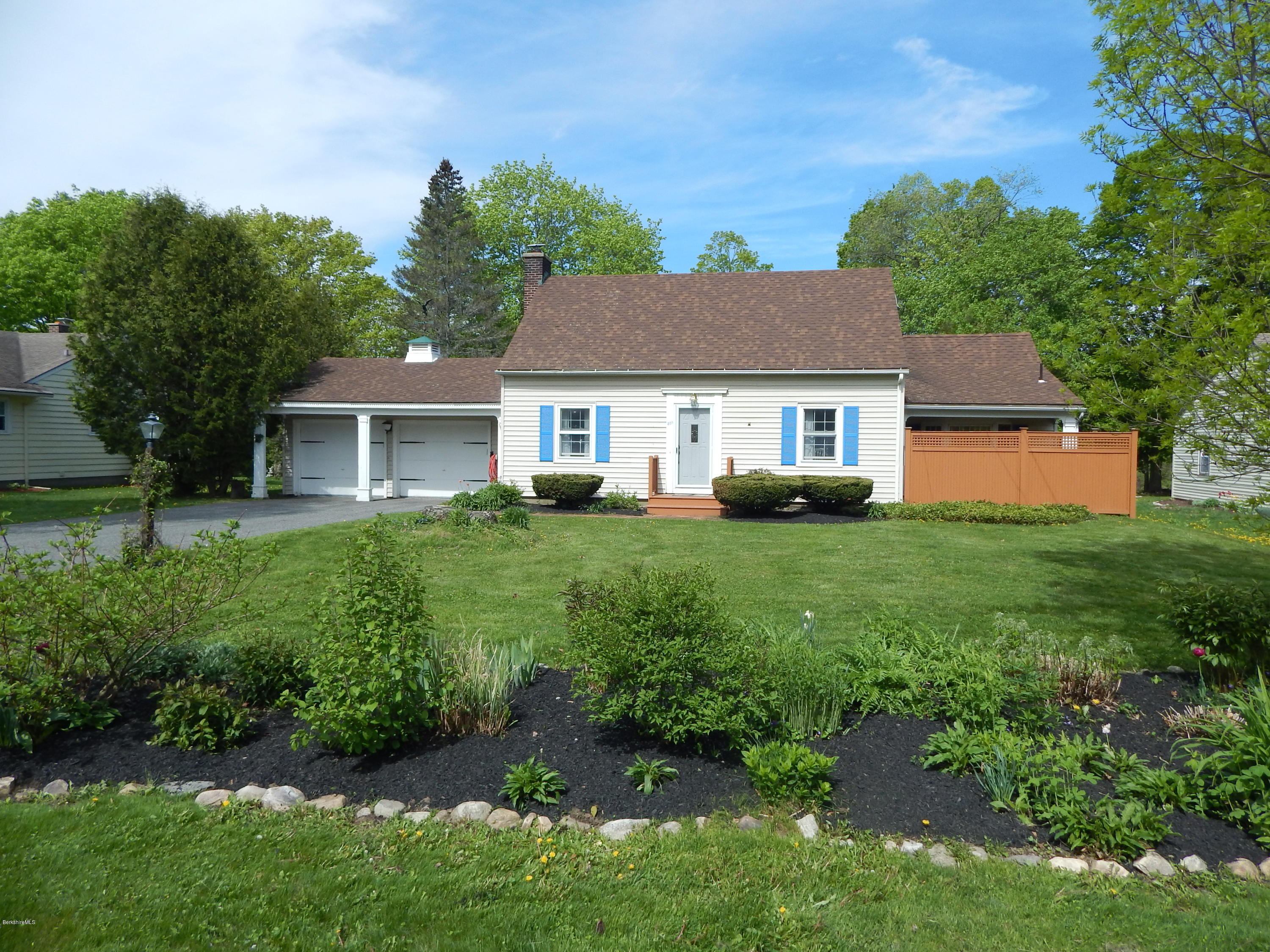 238 Eleanor Road Pittsfield, MA 01201 - Photo 1 of 37 DSCN4258