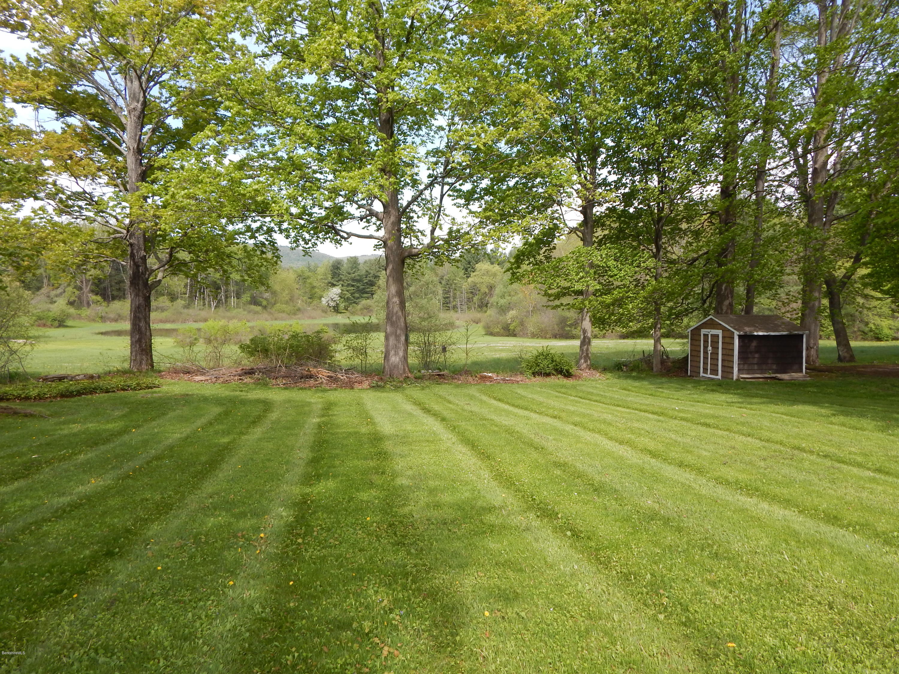 238 Eleanor Road Pittsfield, MA 01201 - Photo 11 of 37 DSCN4267