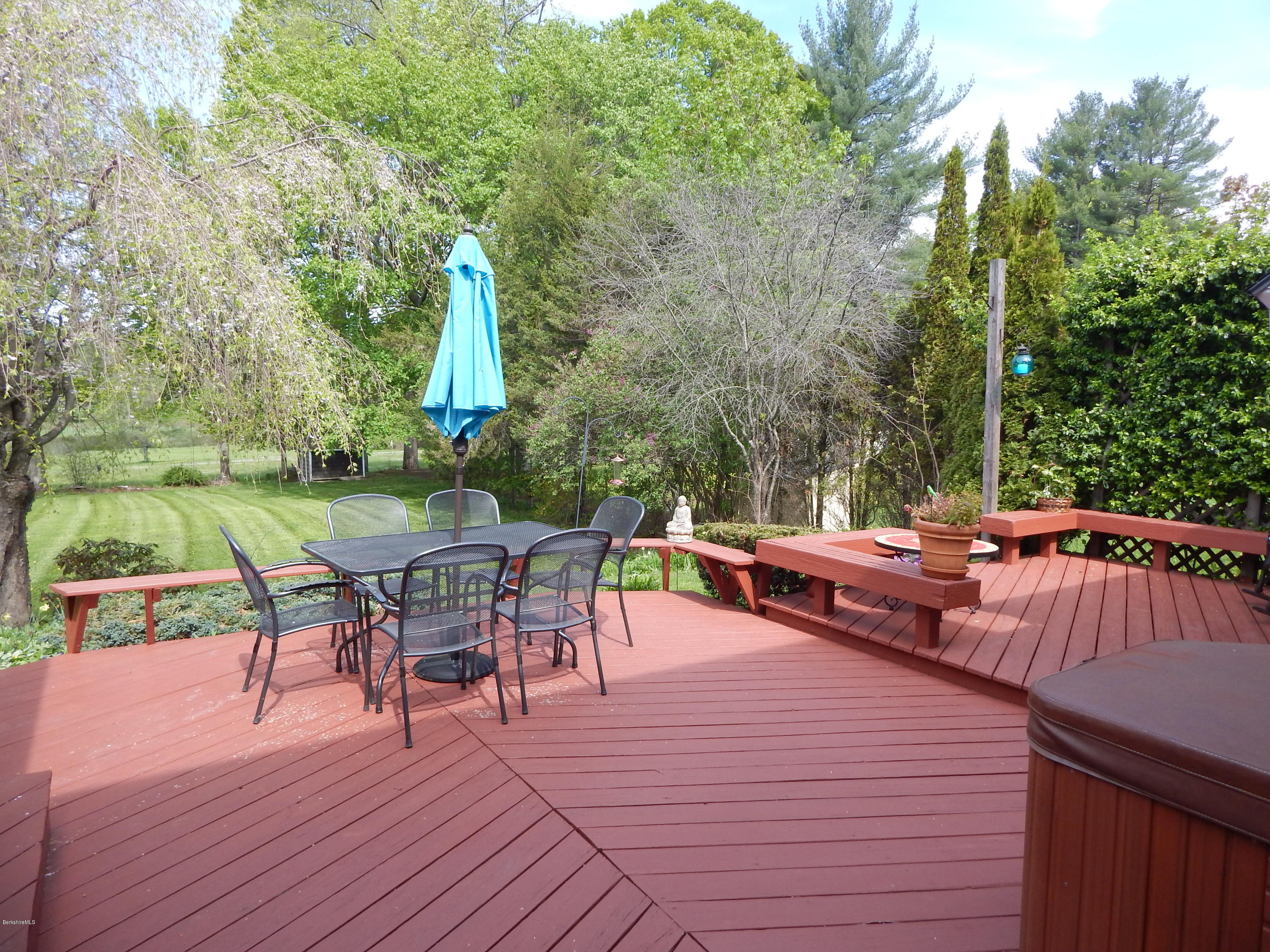 238 Eleanor Road Pittsfield, MA 01201 - Photo 16 of 37 DSCN4272