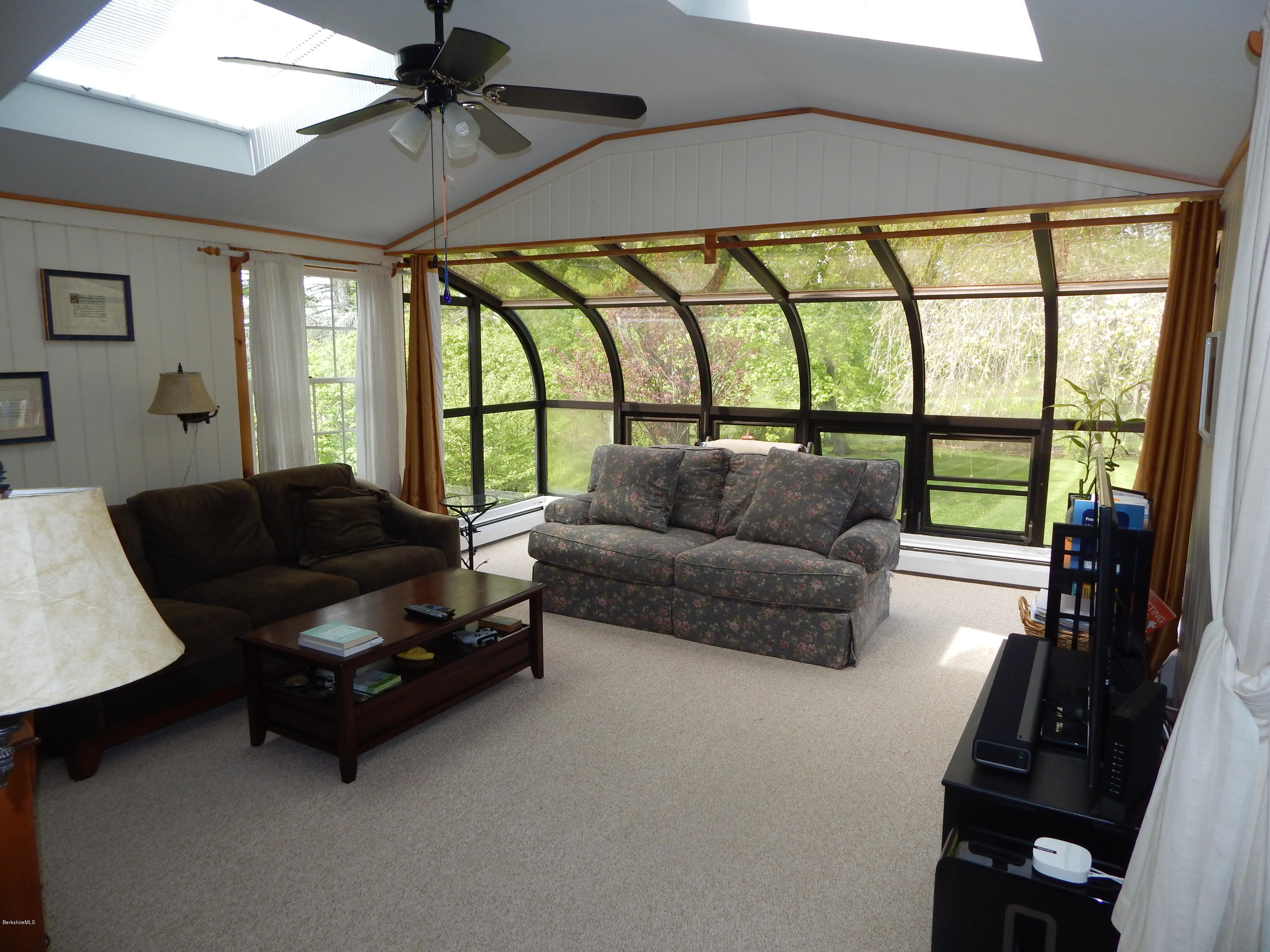 238 Eleanor Road Pittsfield, MA 01201 - Photo 17 of 37 DSCN4273