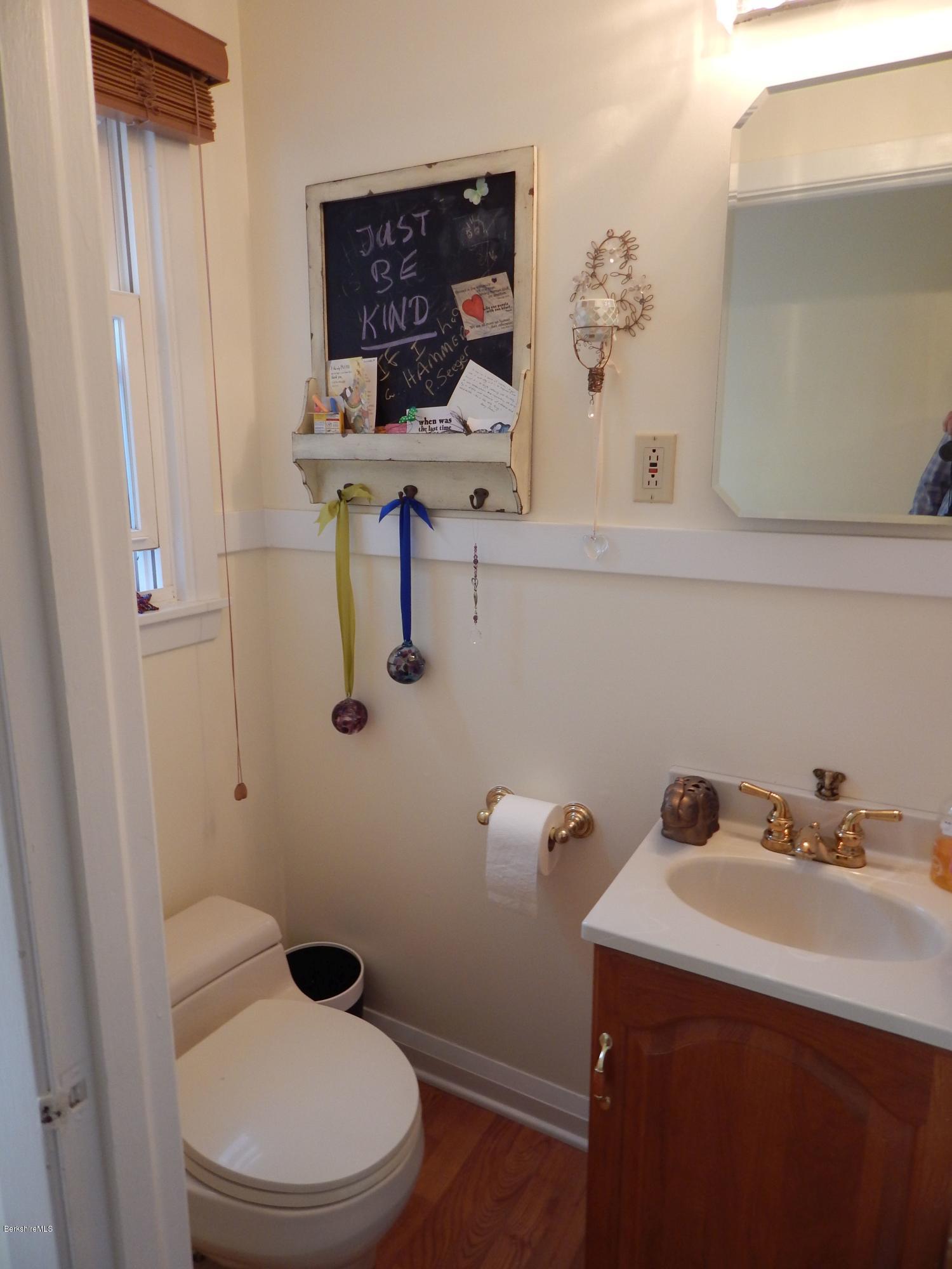 238 Eleanor Road Pittsfield, MA 01201 - Photo 22 of 37 DSCN4278