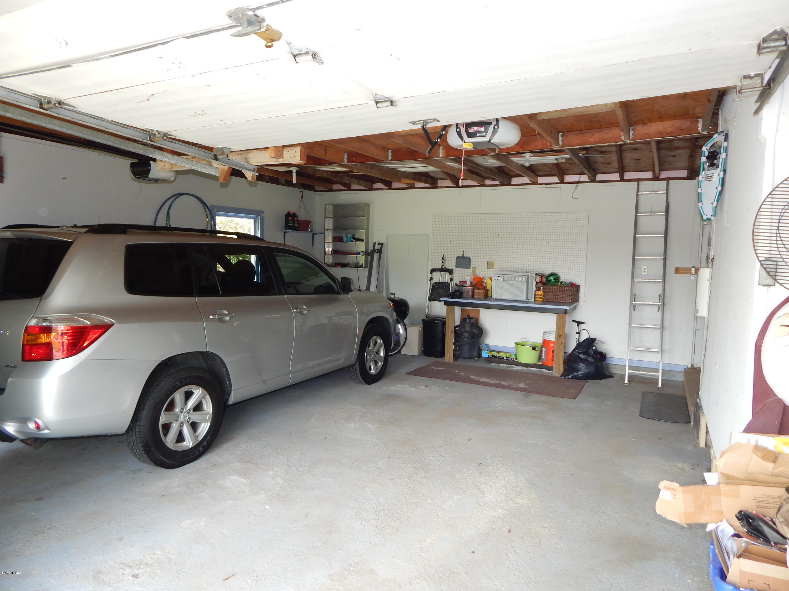 238 Eleanor Road Pittsfield, MA 01201 - Photo 37 of 37 DSCN4299