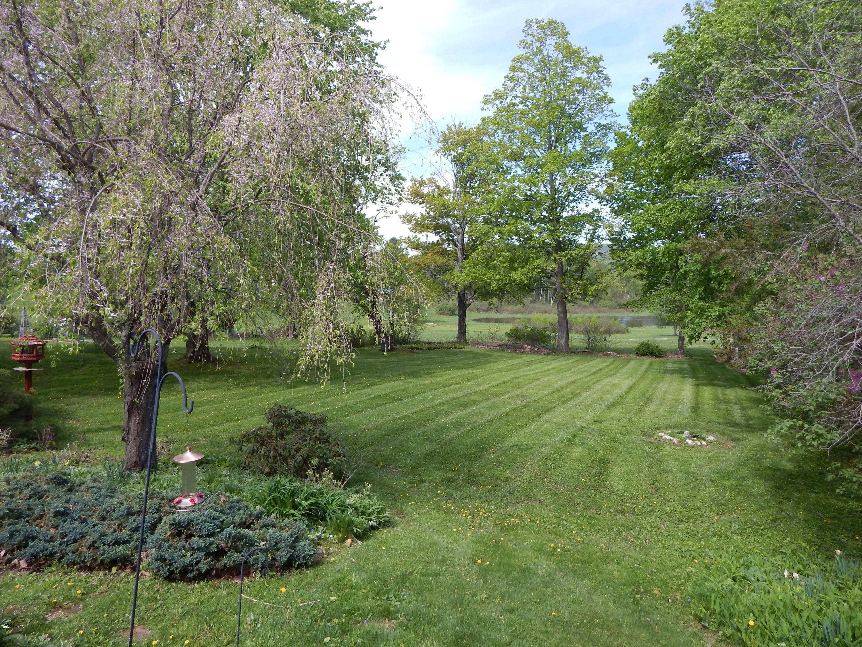 238 Eleanor Road Pittsfield, MA 01201 - Photo 5 of 37 DSCN4261