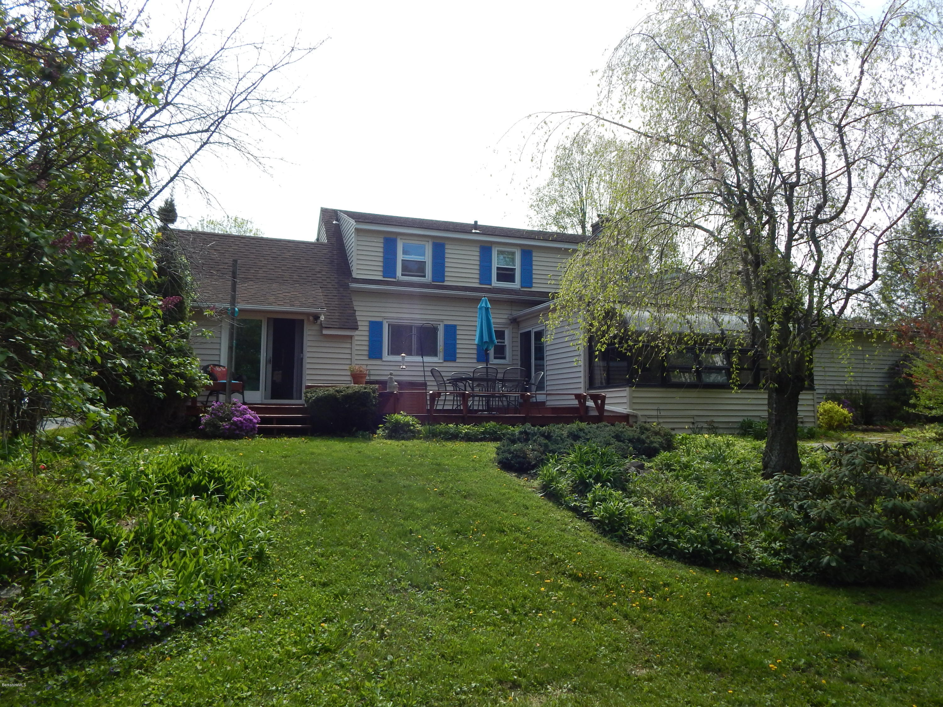 238 Eleanor Road Pittsfield, MA 01201 - Photo 10 of 37 DSCN4266