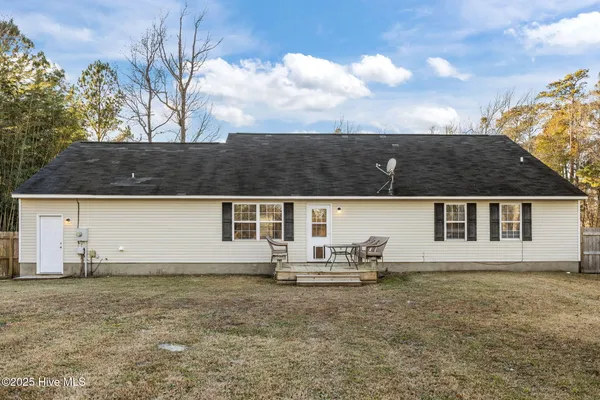 $415,000 | 2000 Clark Court, Morehead City, NC 28557