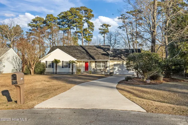 $440,000 | 2000 Clark Court, Morehead City, NC 28557