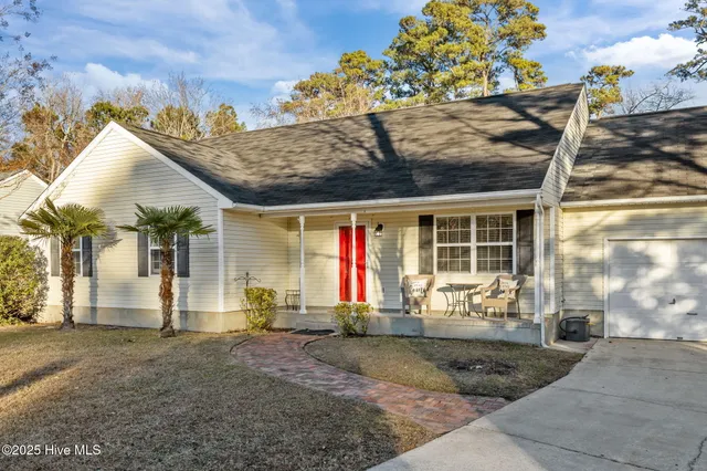 $440,000 | 2000 Clark Court, Morehead City, NC 28557
