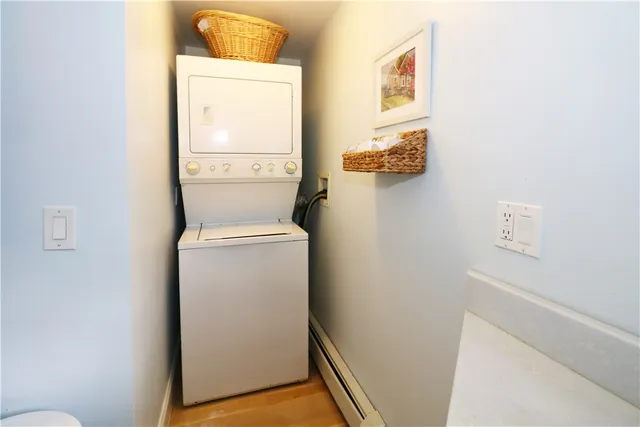 $3,500 | 249 Tuckerman Avenue, Unit 2, Middletown, RI 02842