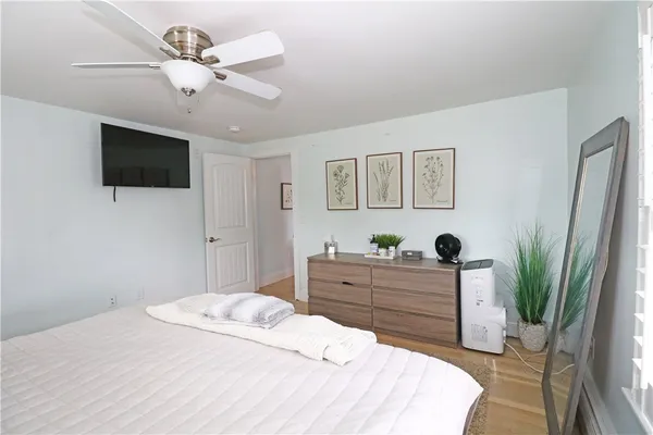 $3,300 | 249 Tuckerman Avenue, Unit 2, Middletown, RI 02842