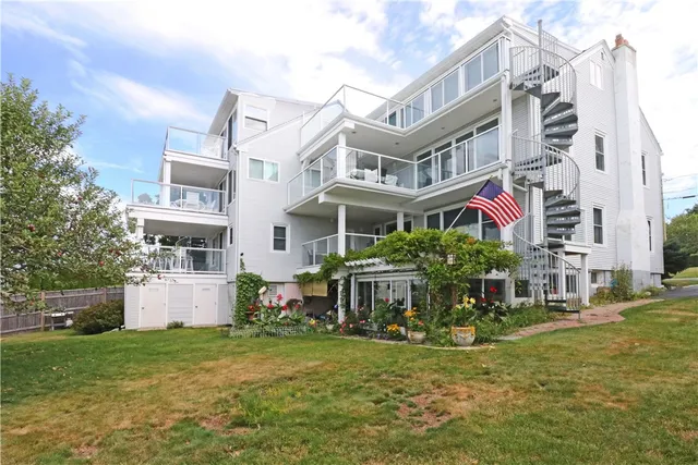 $3,500 | 249 Tuckerman Avenue, Unit 2, Middletown, RI 02842